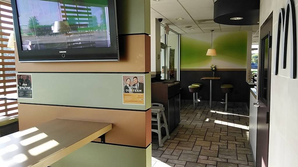 McDonalds | cafe | 12645 Riley St, Holland, MI 49424, USA | 6167381700 OR +1 616-738-1700