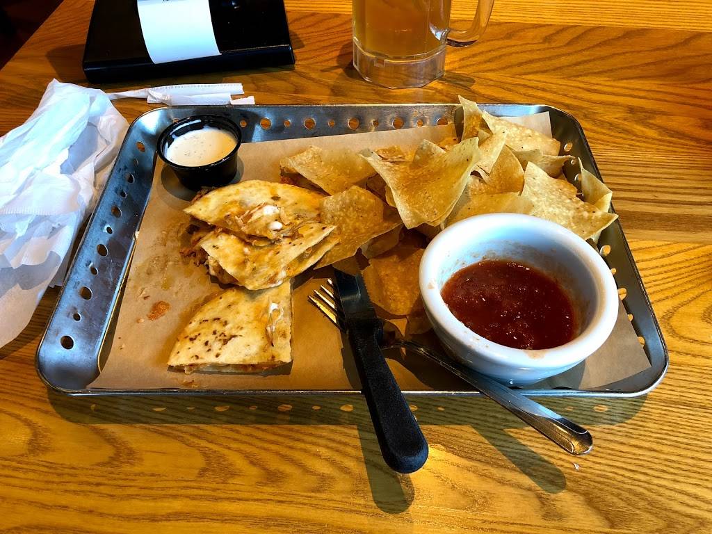 Chilis Grill & Bar | meal takeaway | 499 E Alessandro Blvd, Riverside, CA 92508, USA | 9517760952 OR +1 951-776-0952