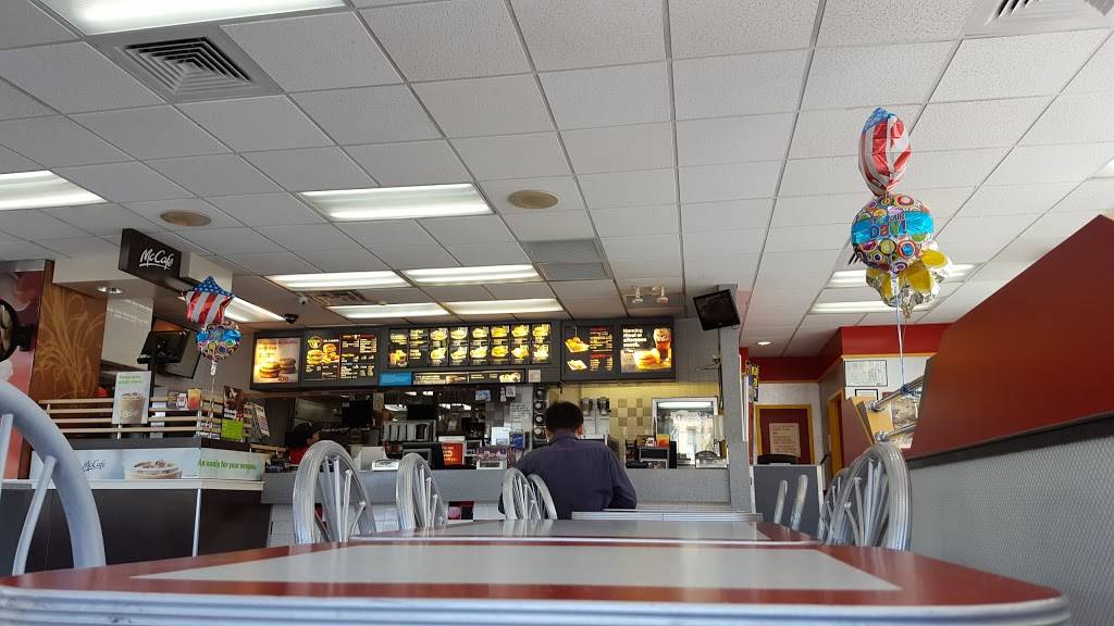 McDonalds | cafe | 652 Meeker Ave, Brooklyn, NY 11222, USA | 7184866195 OR +1 718-486-6195