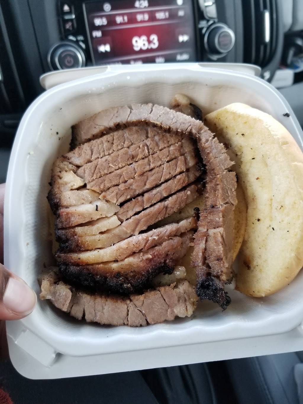 Leons Barbeque | restaurant | 9448 Lanham Severn Rd, Lanham, MD 20706, USA | 3015771322 OR +1 301-577-1322