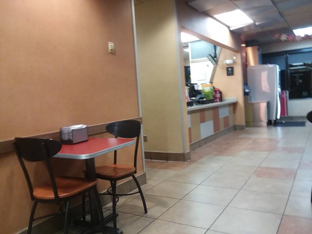 Jack in the Box | restaurant | 2100 E W El Monte Way, Dinuba, CA 93618, USA | 5595913505 OR +1 559-591-3505