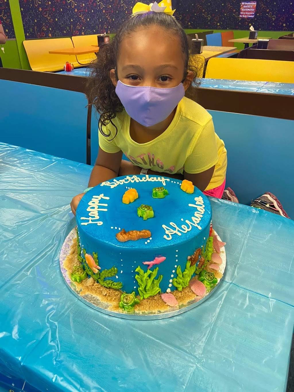 United Skates of America (formerly Lincoln Park Skating Center) | cafe | 1419 Southfield Rd, Lincoln Park, MI 48146, USA | 3133817465 OR +1 313-381-7465