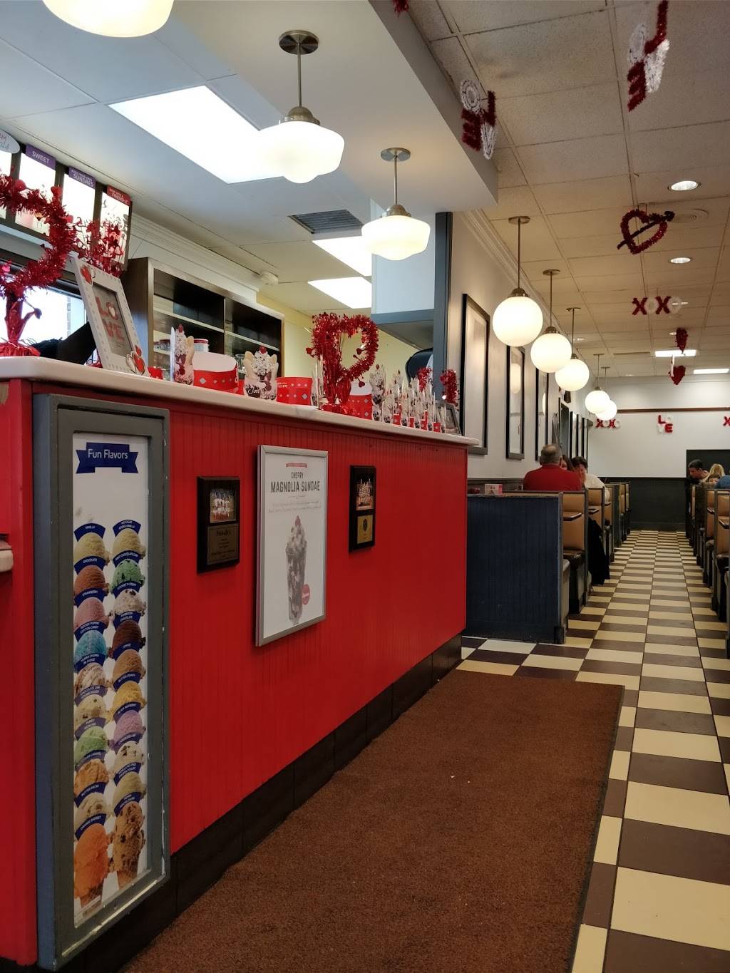 Friendlys | restaurant | 435 Speedwell Ave, Morris Plains, NJ 07950, USA | 9732672331 OR +1 973-267-2331