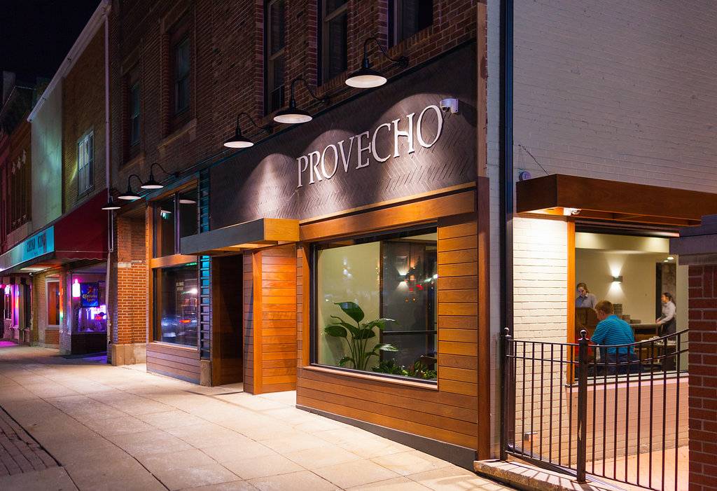 Provecho Latin Provisions | restaurant | 110 S Main St, Crown Point, IN 46307, USA | 2196630050 OR +1 219-663-0050