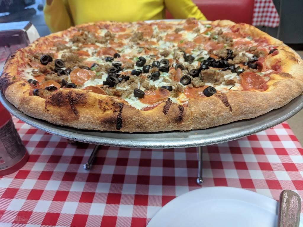 Feraros Pizza | restaurant | 11726 Baptist Church Rd, Sappington, MO 63128, USA | 3148433456 OR +1 314-843-3456
