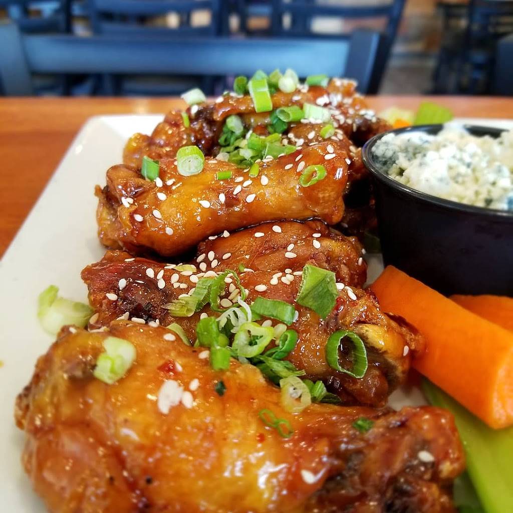 Velocity Wings | restaurant | 12853 Braemar Village Center, Bristow, VA 20136, USA | 7033692800 OR +1 703-369-2800