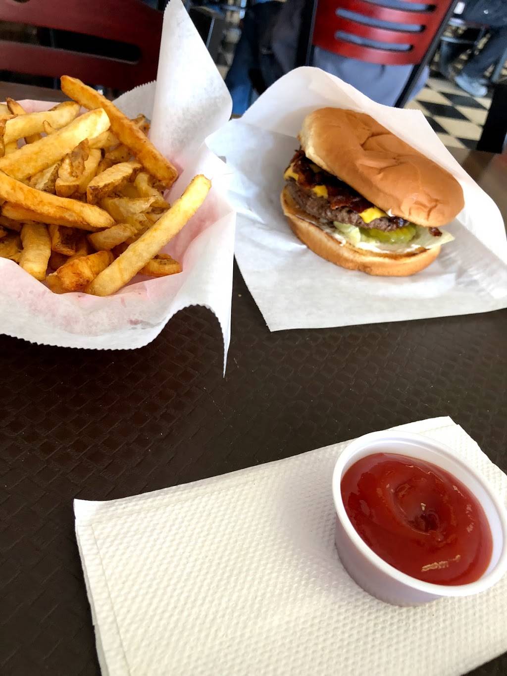 Big Eds Hamburgers | restaurant | 12209 N Pennsylvania Ave, Oklahoma City, OK 73120, USA | 4057552108 OR +1 405-755-2108