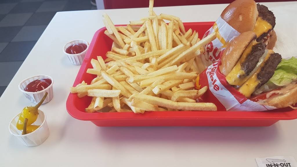 In-N-Out Burger | restaurant | 2525 W Mockingbird Ln, Dallas, TX 75235, USA | 8007861000 OR +1 800-786-1000