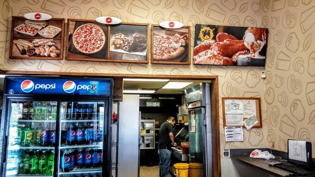 Pizza Hut | restaurant | 7611 Richmond Hwy #105, Alexandria, VA 22306, USA | 7037650101 OR +1 703-765-0101