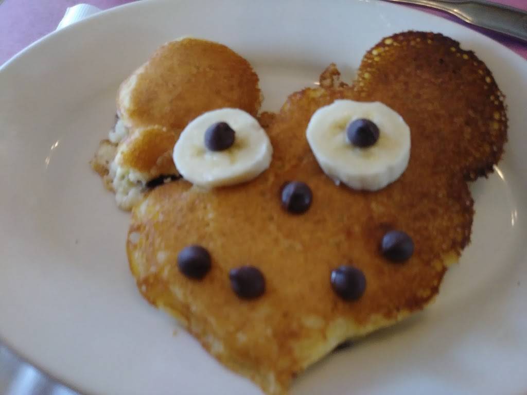 Simon Says Family Restaurant | restaurant | 94 Lawton St, Taunton, MA 02780, USA | 5088236708 OR +1 508-823-6708