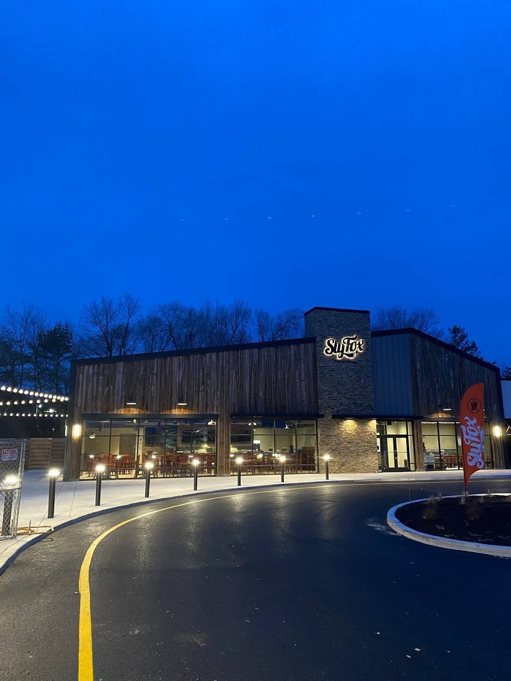 Sly Fox Taphouse at the Grove | restaurant | 20 Liberty Blvd #100, Malvern, PA 19355, USA | 4843283567 OR +1 484-328-3567