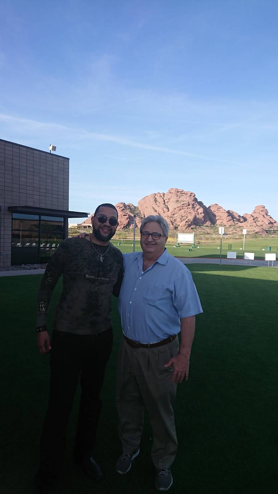 Lous Bar and Grill - Papago Golf Course | restaurant | 5595 E Moreland St, Phoenix, AZ 85008, USA | 6023587004 OR +1 602-358-7004