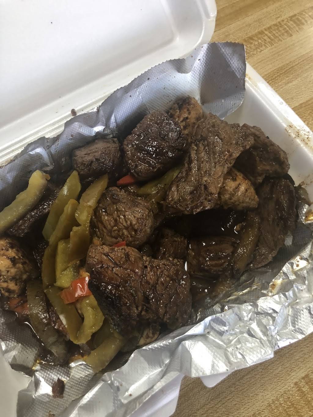 Lynn House of Roast Beef | restaurant | 2422, 16 Market Square, Lynn, MA 01905, USA | 7815983411 OR +1 781-598-3411