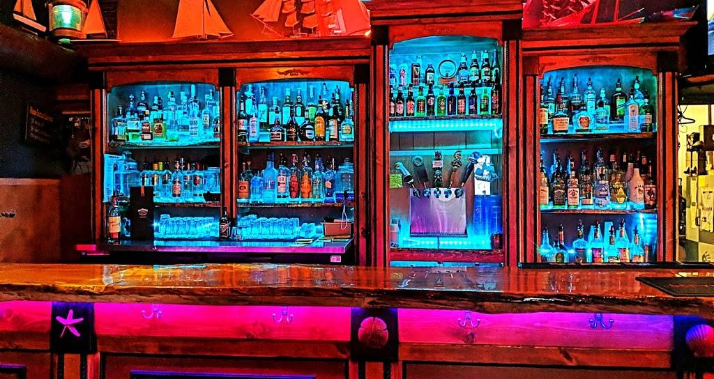 Off The Hook | restaurant | 880 SE Pioneer Way, Oak Harbor, WA 98277, USA | 3606795100 OR +1 360-679-5100