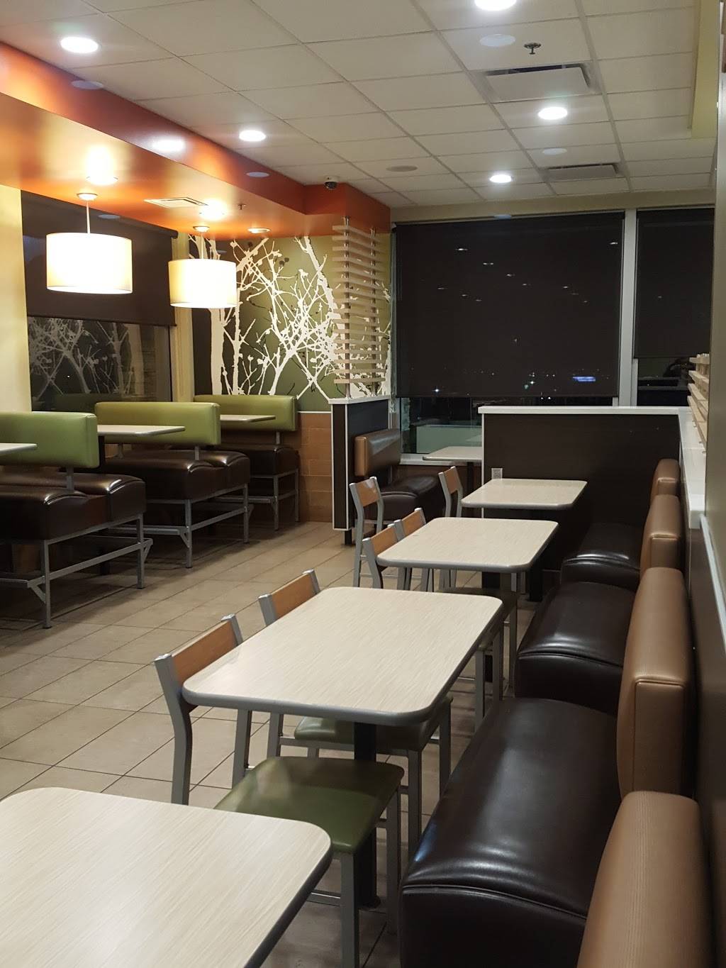 McDonalds | cafe | 3900 Hauck Rd, Sharonville, OH 45241, USA | 5135636090 OR +1 513-563-6090
