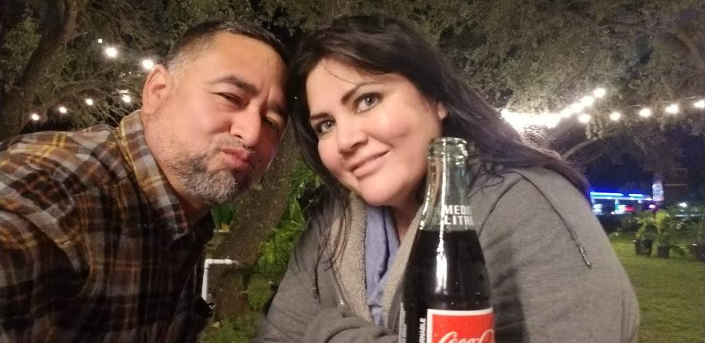 El Rey Del Carbon | restaurant | 11755 Potranco Rd, San Antonio, TX 78253, USA | 2104099596 OR +1 210-409-9596