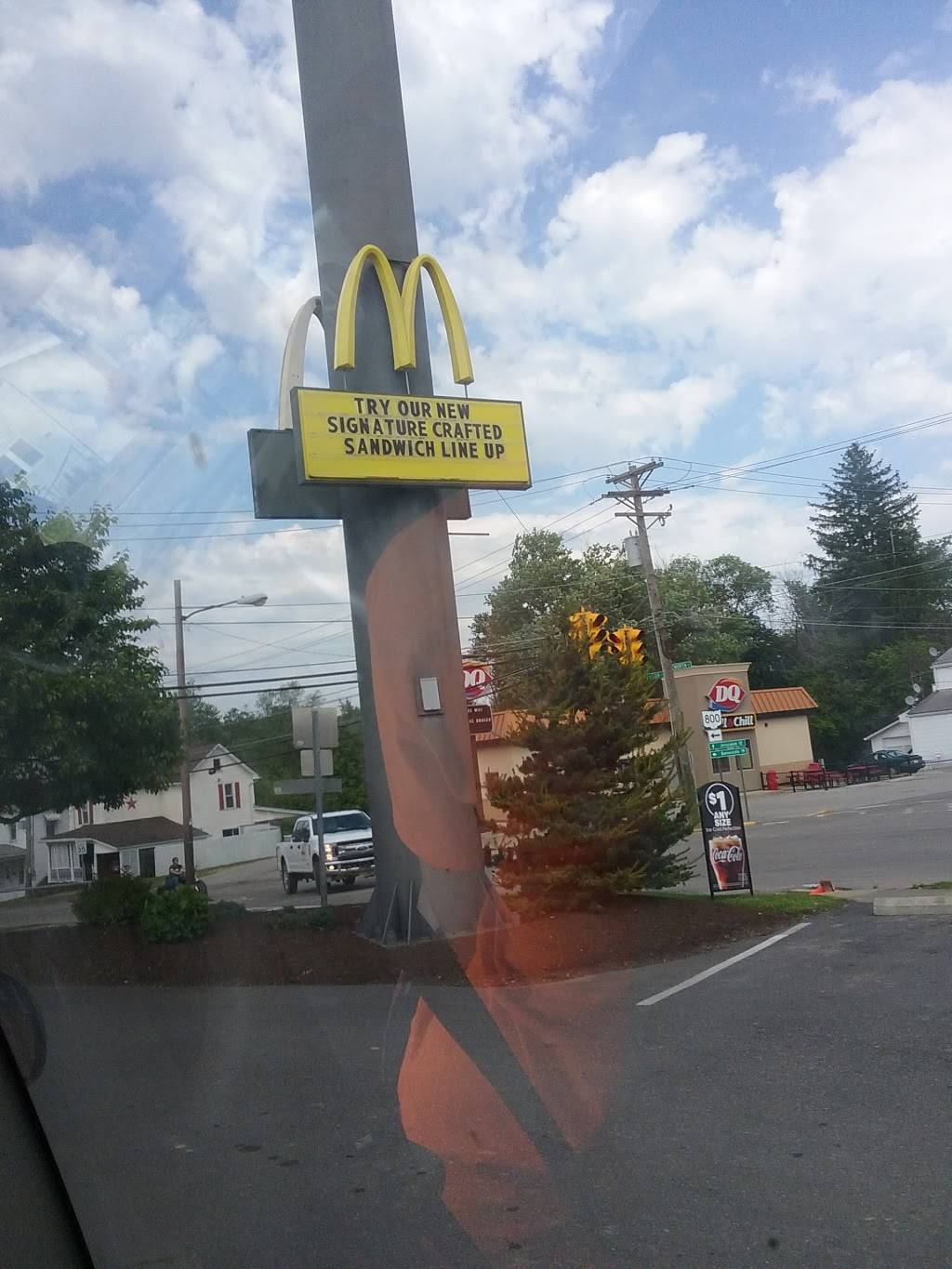 McDonalds | cafe | 145 N Main St, Woodsfield, OH 43793, USA | 7404720100 OR +1 740-472-0100