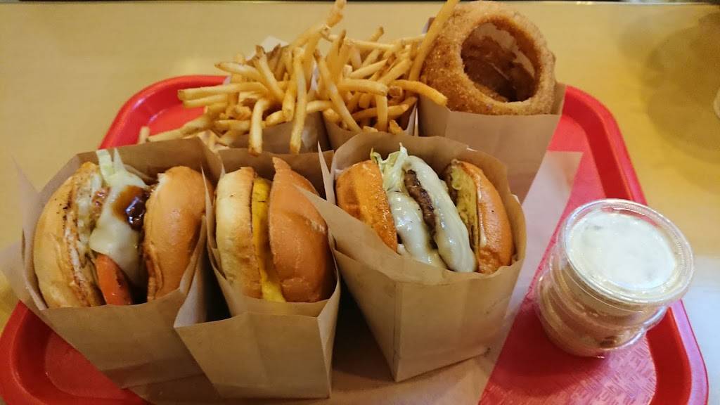 Coastline Burgers Kirkland | restaurant | 116 Central Way, Kirkland, WA 98033, USA | 4258221770 OR +1 425-822-1770