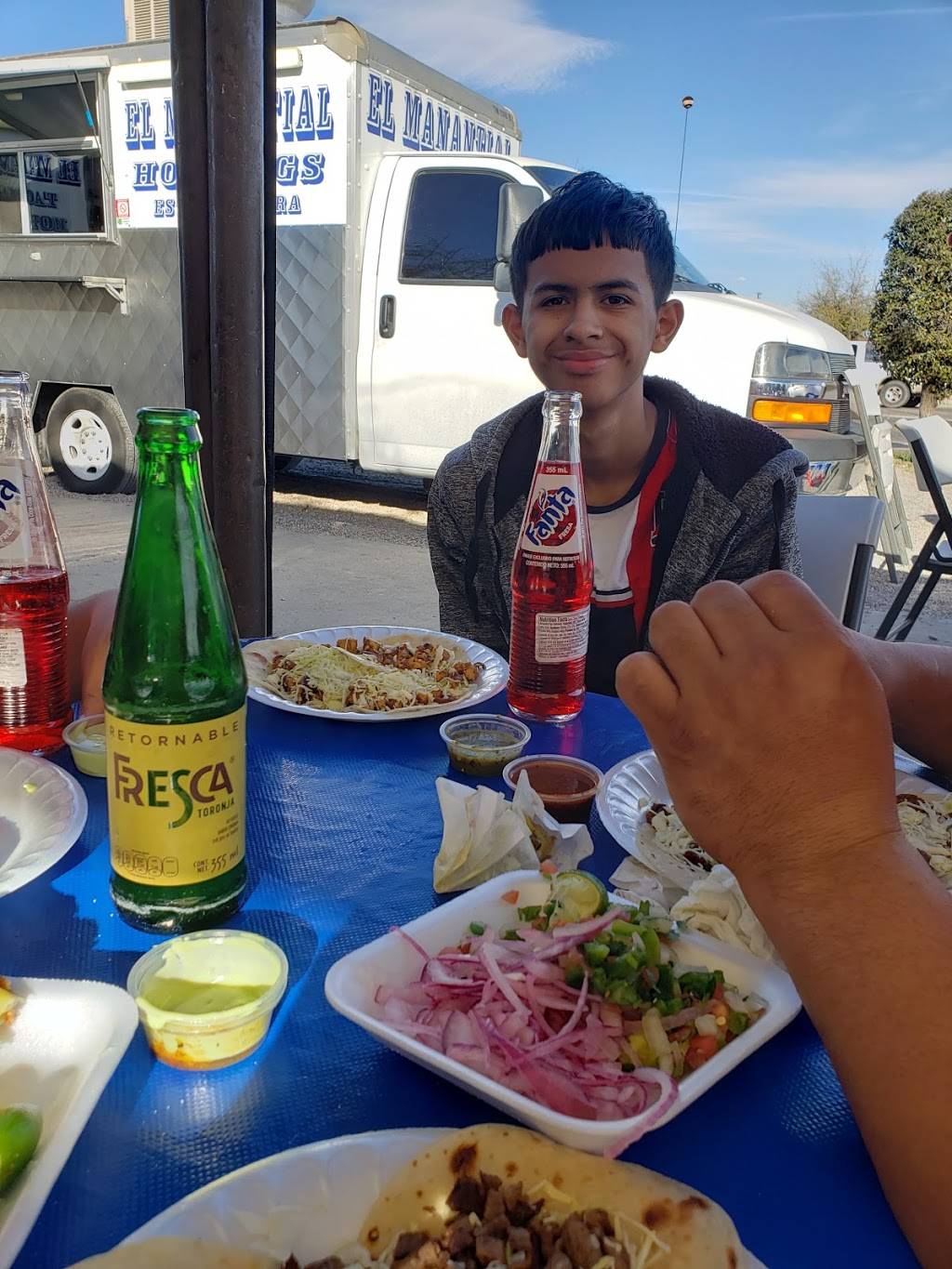 Tacos y Hot Dogs El Manantial | restaurant | 953 E 36th St, Tucson, AZ 85713, USA | 5204294248 OR +1 520-429-4248