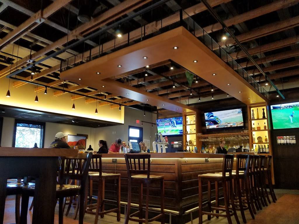 Outback Steakhouse | restaurant | 4004 S Mooney Blvd, Visalia, CA 93277, USA | 5593343842 OR +1 559-334-3842