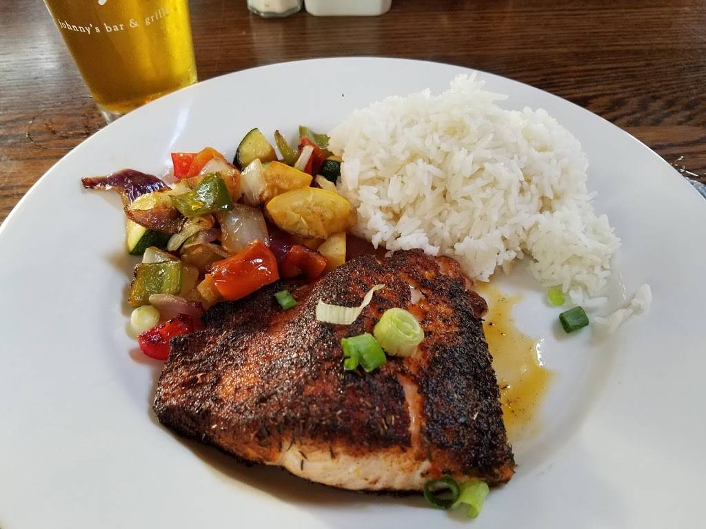 Johnnys Bar & Grille | restaurant | 23 College St, South Hadley, MA 01075, USA | 4135348222 OR +1 413-534-8222