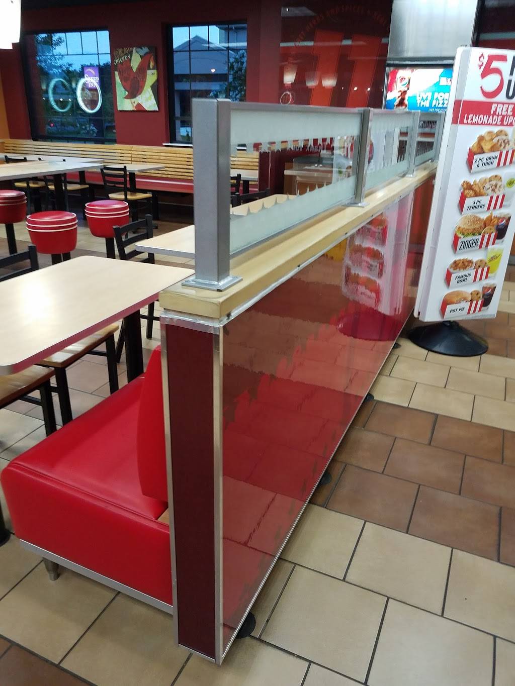 KFC | restaurant | 17450 Jefferson Davis Hwy, Dumfries, VA 22026, USA | 7032214090 OR +1 703-221-4090