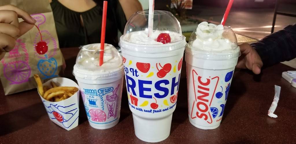 Sonic Drive-In | restaurant | 441 N Placentia Ave, Fullerton, CA 92831, USA | 7142231415 OR +1 714-223-1415