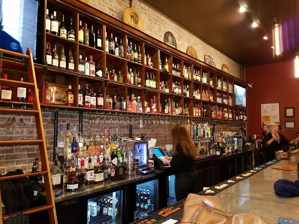 Foundry Public House | restaurant | 126 N Main St, Edwardsville, IL 62025, USA | 6183079585 OR +1 618-307-9585