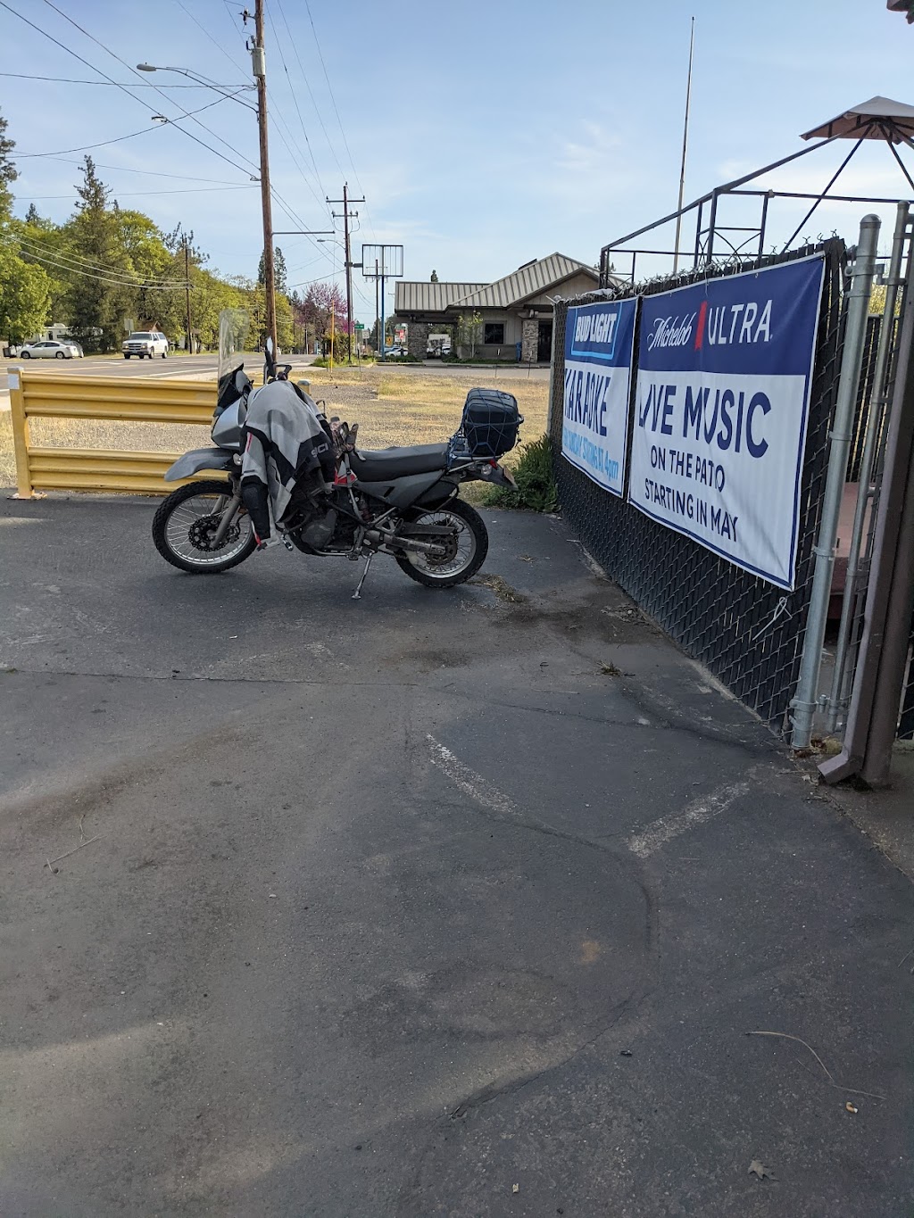 Luckys II | restaurant | 22225 OR-62, Shady Cove, OR 97539, USA | 5418782098 OR +1 541-878-2098