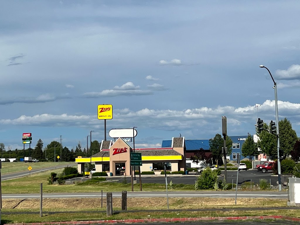 Zips Drive In | restaurant | 3927 W Riverbend Ave, Post Falls, ID 83854, USA | 2084578444 OR +1 208-457-8444