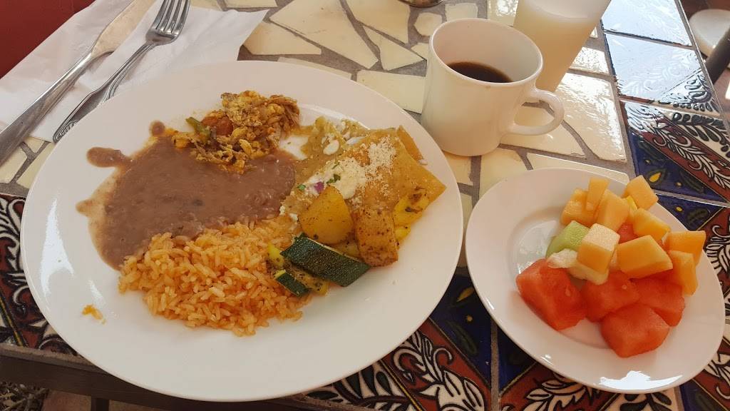 Green Parrot Villa | restaurant | 2035 N Main St, Santa Ana, CA 92706, USA | 7145691970 OR +1 714-569-1970