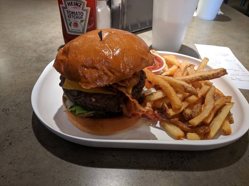 Simply Burgers & More | restaurant | 2500 NE Green Oaks Blvd, Arlington, TX 76006, USA | 8177959188 OR +1 817-795-9188