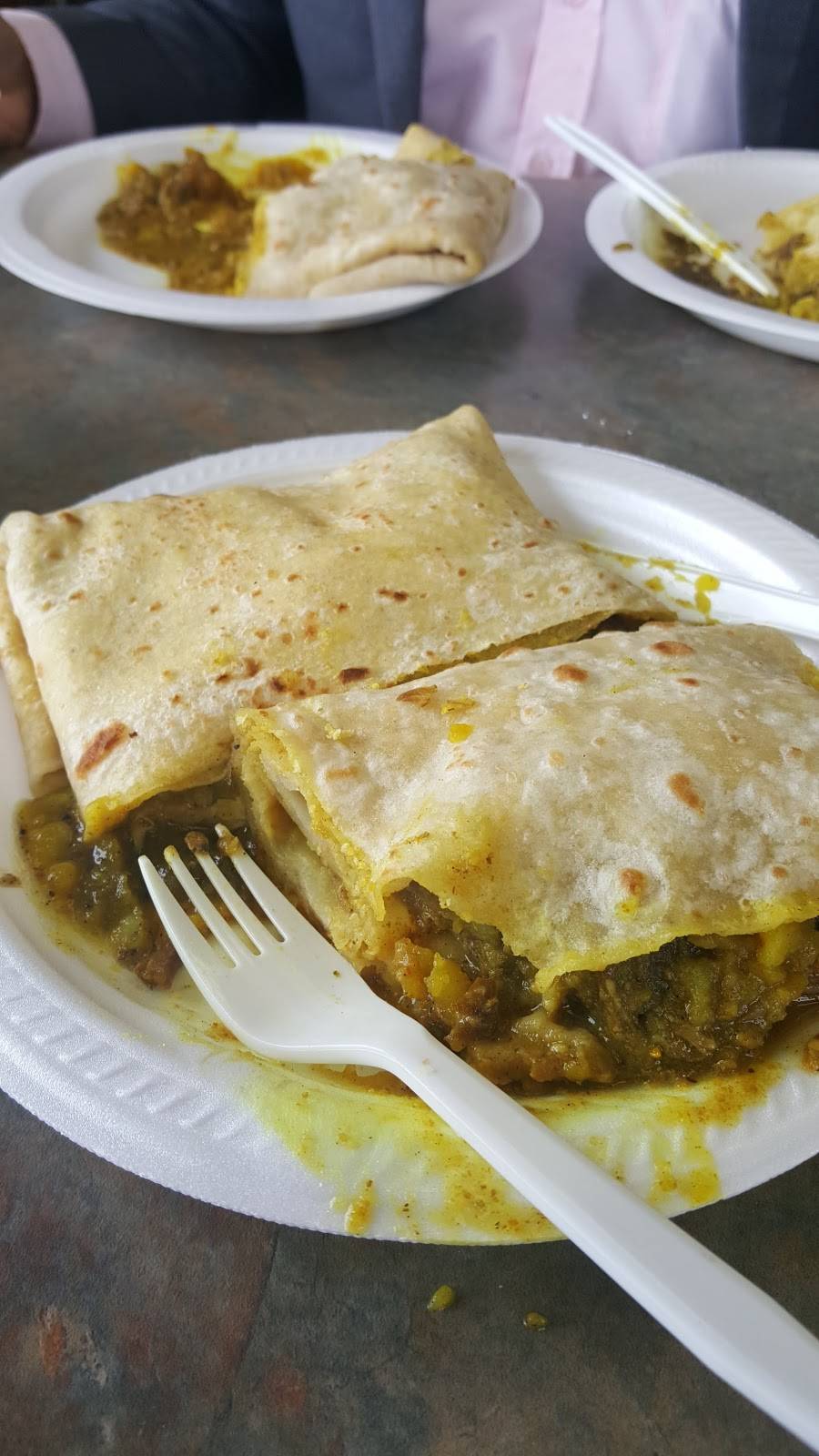 Brampton Roti Shop | restaurant | 83 Kennedy Rd S, Brampton, ON L6W 3P3, Canada | 9054505922 OR +1 905-450-5922