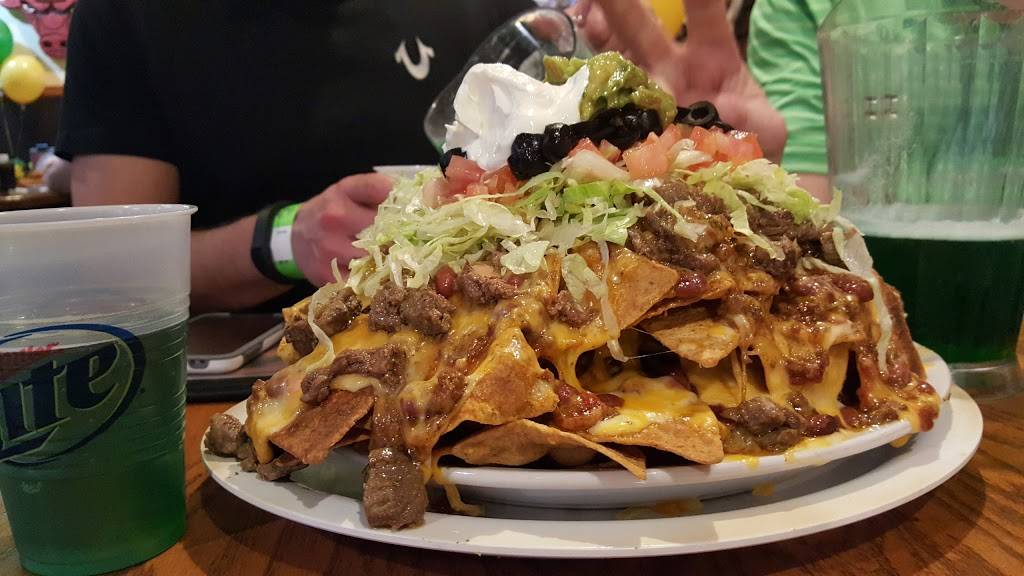 Village Tavern & Grill | restaurant | 901 W Wise Rd, Schaumburg, IL 60193, USA | 8478918866 OR +1 847-891-8866