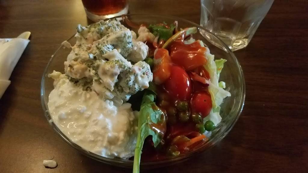 Chissys Pub & Grill | restaurant | 501 N Mill St, Waldo, WI 53093, USA | 9205288656 OR +1 920-528-8656