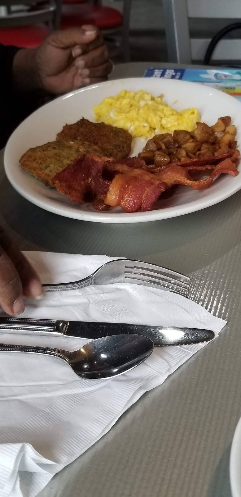 Firehouse 282 | restaurant | 1327-1351 Vandeventer Ave, St. Louis, MO 63113, USA | 3148336767 OR +1 314-833-6767