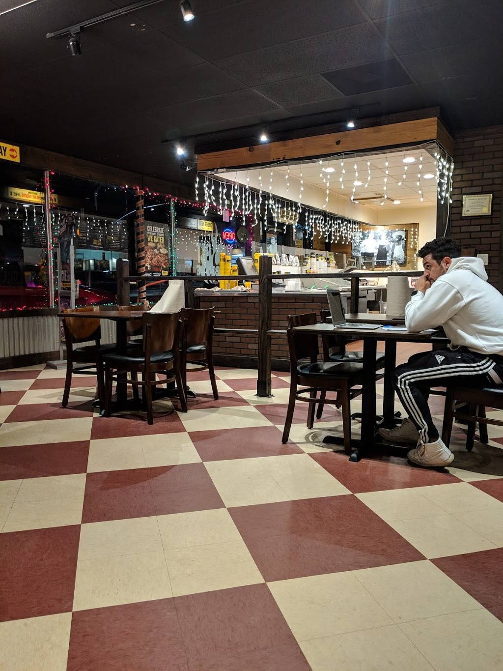 Dickeys Barbecue Pit | restaurant | 2165 Arnold Way, Alpine, CA 91901, USA | 6197226052 OR +1 619-722-6052