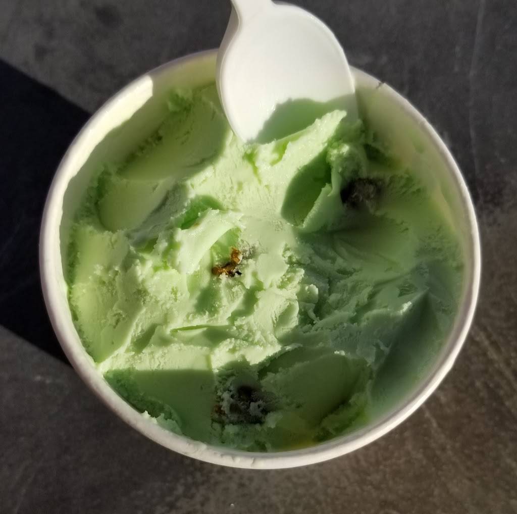 Goodberrys Frozen Custard | restaurant | 9700 Strickland Rd, Raleigh, NC 27615, USA | 9196768580 OR +1 919-676-8580