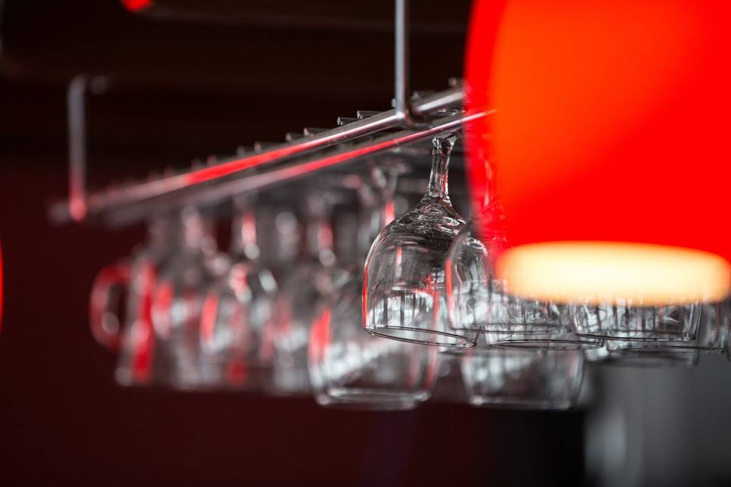 Restaurant La Place | restaurant | 20 St Jacques S, Coaticook, QC J1A 2N7, Canada | 8198496123 OR +1 819-849-6123