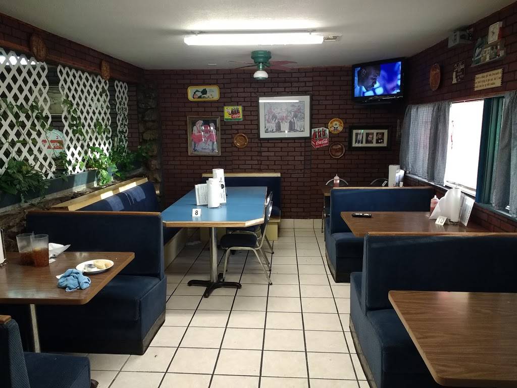 Zollies Restaurant | restaurant | 1100 N York St, Muskogee, OK 74403, USA | 9186834690 OR +1 918-683-4690