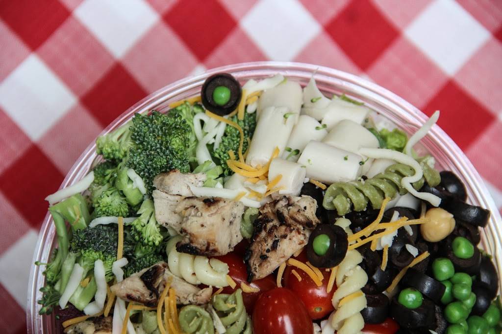 Michaels Chicago-Style Red Hots | meal takeaway | 1879 2nd St, Highland Park, IL 60035, USA | 8474323338 OR +1 847-432-3338