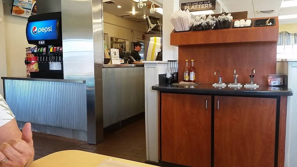 Long John Silvers | restaurant | 935 Coshocton Ave, Mt Vernon, OH 43050, USA | 7403976787 OR +1 740-397-6787