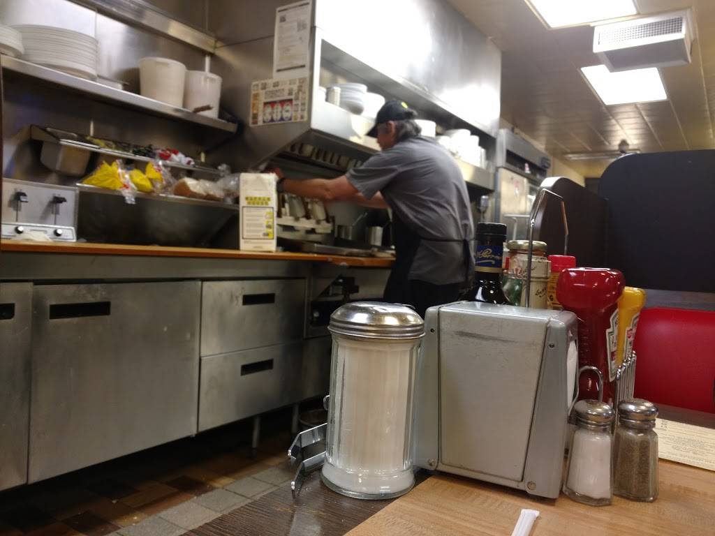 Waffle House | meal takeaway | 959 W Memorial Rd, Oklahoma City, OK 73114, USA | 4057498583 OR +1 405-749-8583