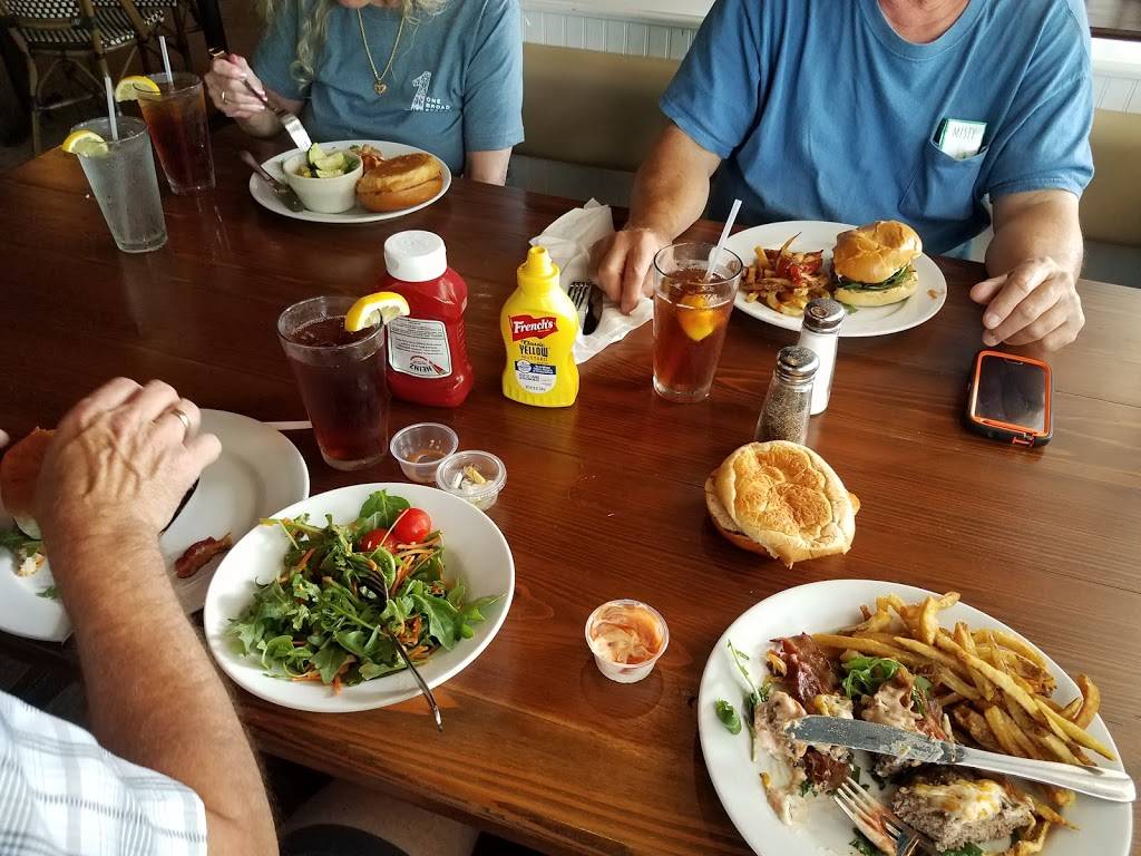 Harbor Breeze Restaurant, Catering, & Events | restaurant | 176 Patriots Point Rd, Mt Pleasant, SC 29464, USA | 8436062110 OR +1 843-606-2110