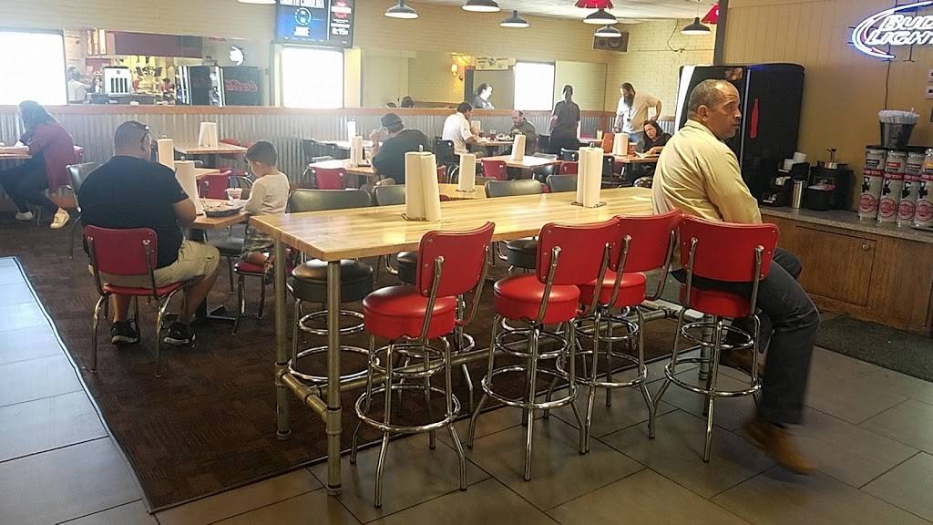 Fuddruckers | restaurant | 8602 Botts Ln, San Antonio, TX 78217, USA | 2108246703 OR +1 210-824-6703