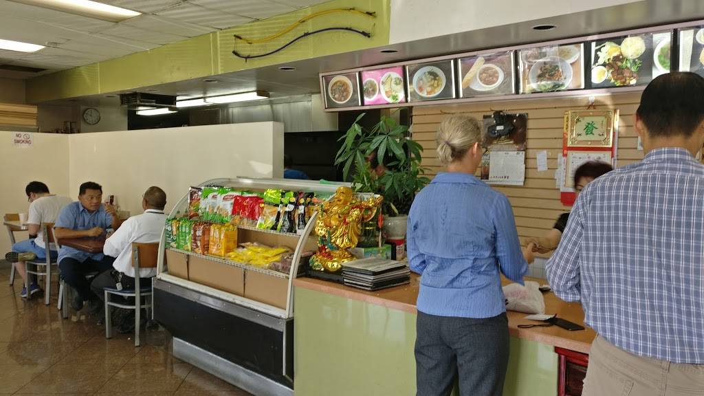 Golden Lake Eatery | restaurant | 424 W College St, Los Angeles, CA 90012, USA | 2132981668 OR +1 213-298-1668