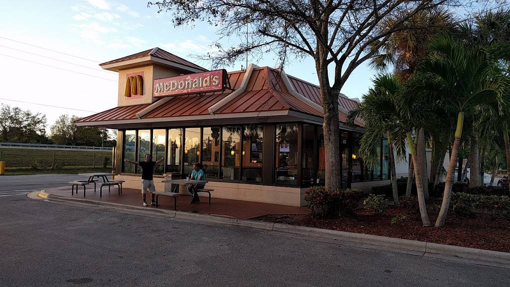 McDonalds | cafe | 7596 SW Lost River Rd, Stuart, FL 34997, USA | 7727812326 OR +1 772-781-2326