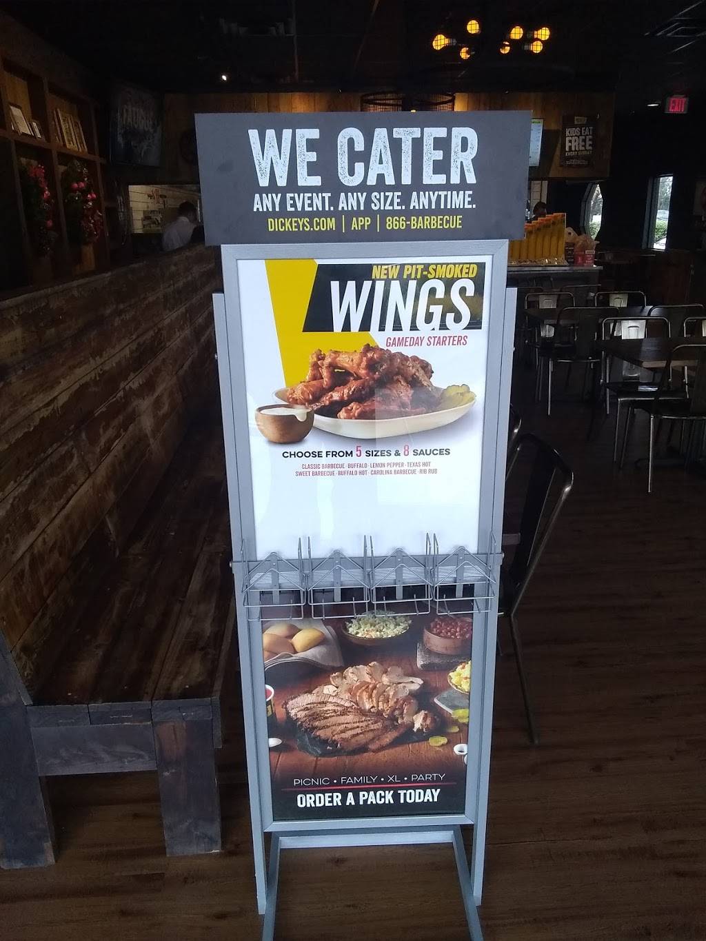 Dickeys Barbecue Pit | restaurant | 972 F Admiral Callaghan Ln, Vallejo, CA 94591, USA | 7075563255 OR +1 707-556-3255