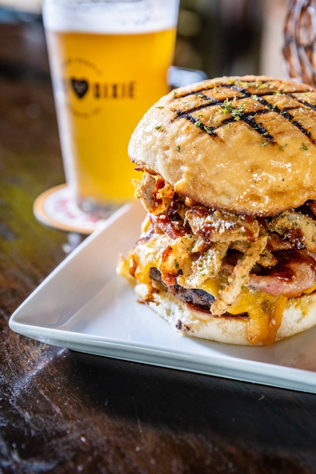 Basil Pizza & Bar | night club | 1101 Dunston Ave, Birmingham, AL 35213, USA | 2052244465 OR +1 205-224-4465