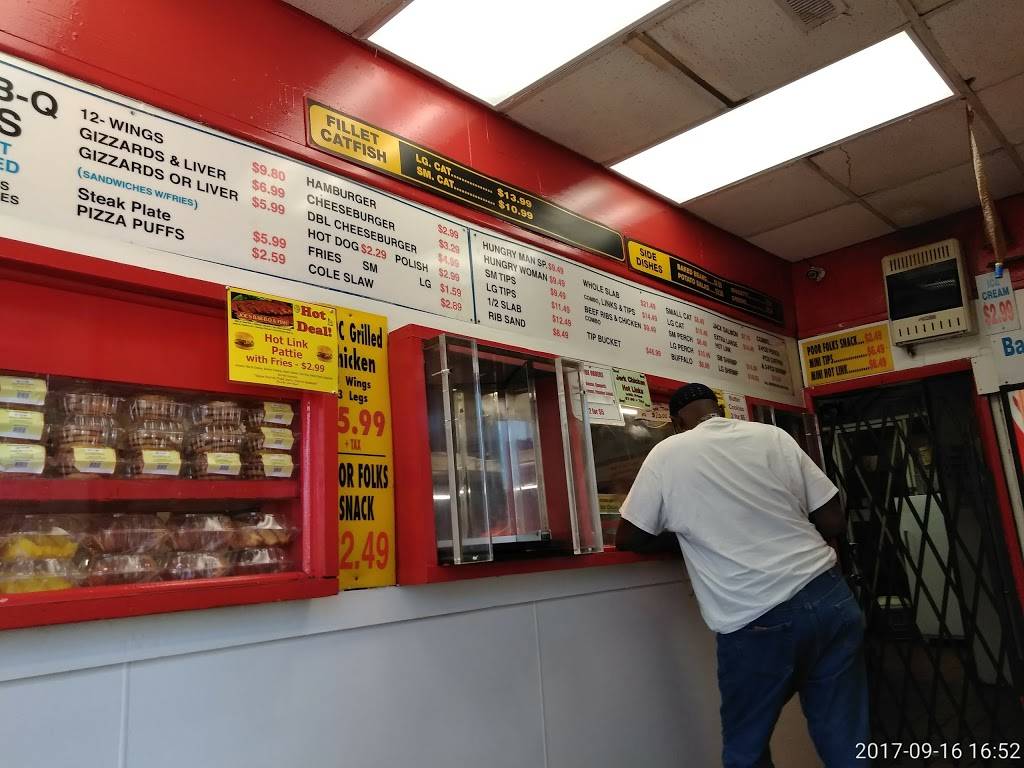 Joes Barbeque & Fish | restaurant | 4900 W Madison St, Chicago, IL 60644, USA | 7736265910 OR +1 773-626-5910